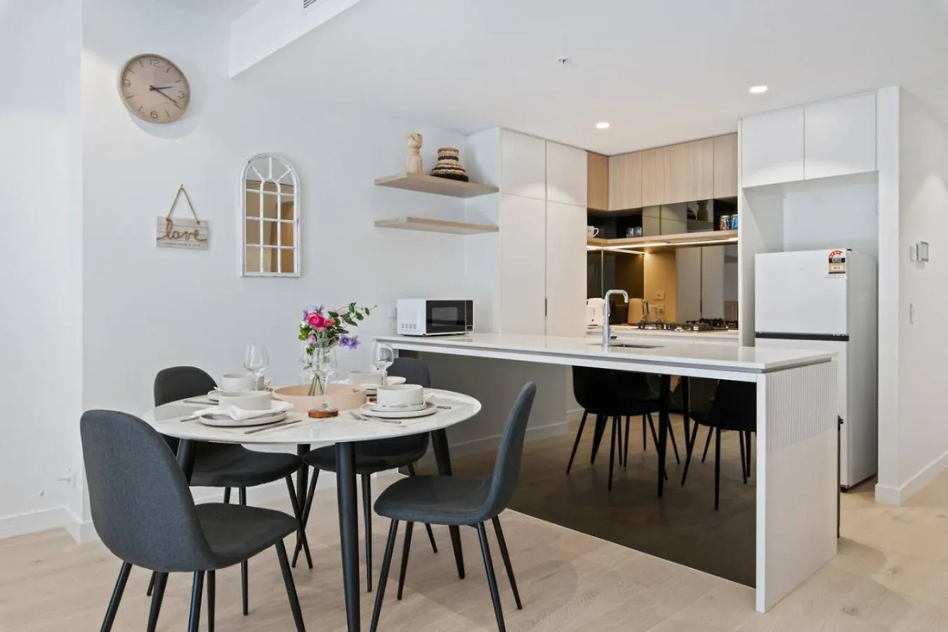 2 Bedroom Apartment In Queens Wharf Brisbane Australia